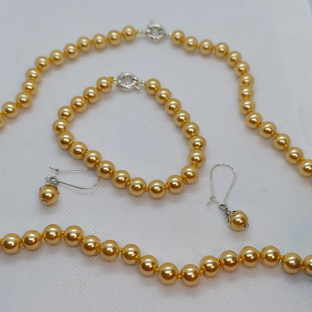 South Sea Pearl set.